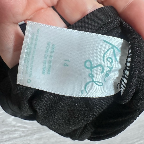 Kona Sol Black Scalloped One-Piece Swimsuit NWOT - Picture 5 of 5